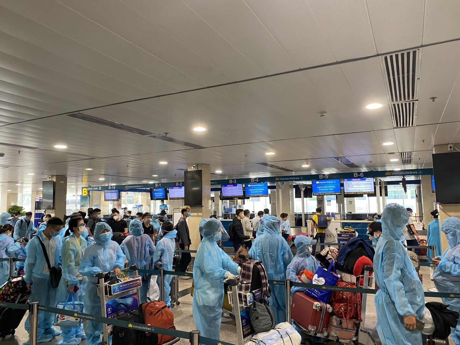 ve-may-bay-quoc-te 1