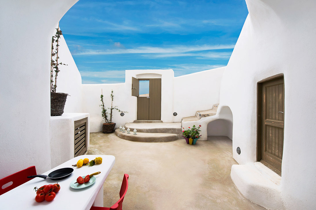 Santorini's Small Architect's House Is Sweet, Stylish, and Gloriously  Cycladic